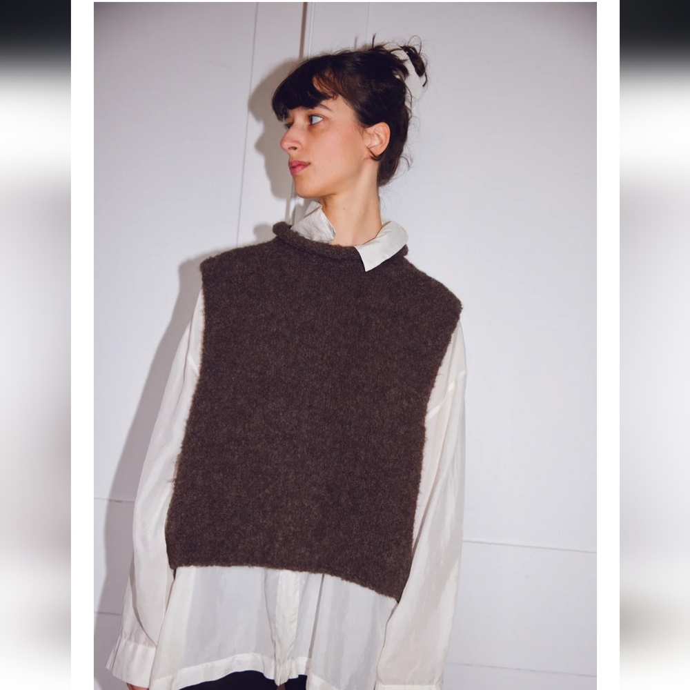 Jaggery London TINO Vest in Dark Oak Size 2